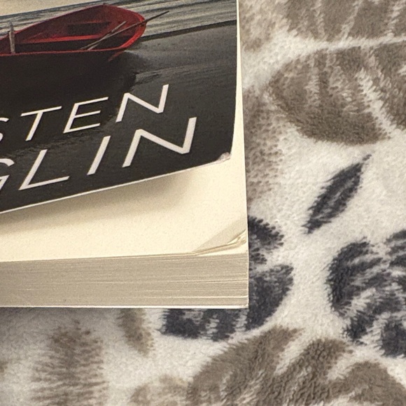 The Liar's Wife Book - Picture 3 of 3